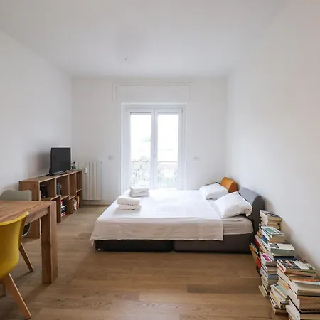 Modern Deluxe - 15min Colosseum, Ac, Wifi & Metro 5min * Roma