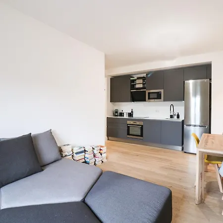 Modern Deluxe - 15min Colosseum, Ac, Wifi & Metro 5min Apartamento Roma