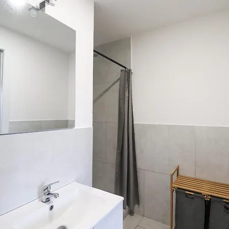 Apartamento Modern Deluxe - 15min Colosseum, Ac, Wifi & Metro 5min